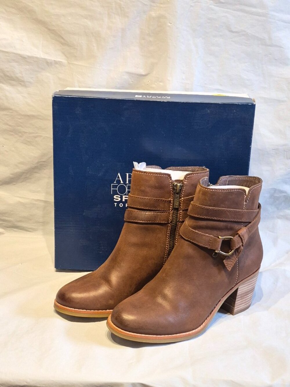 New In Box sz 7M Sperry Top-Sider Dark Brown Chelton Leather Booties